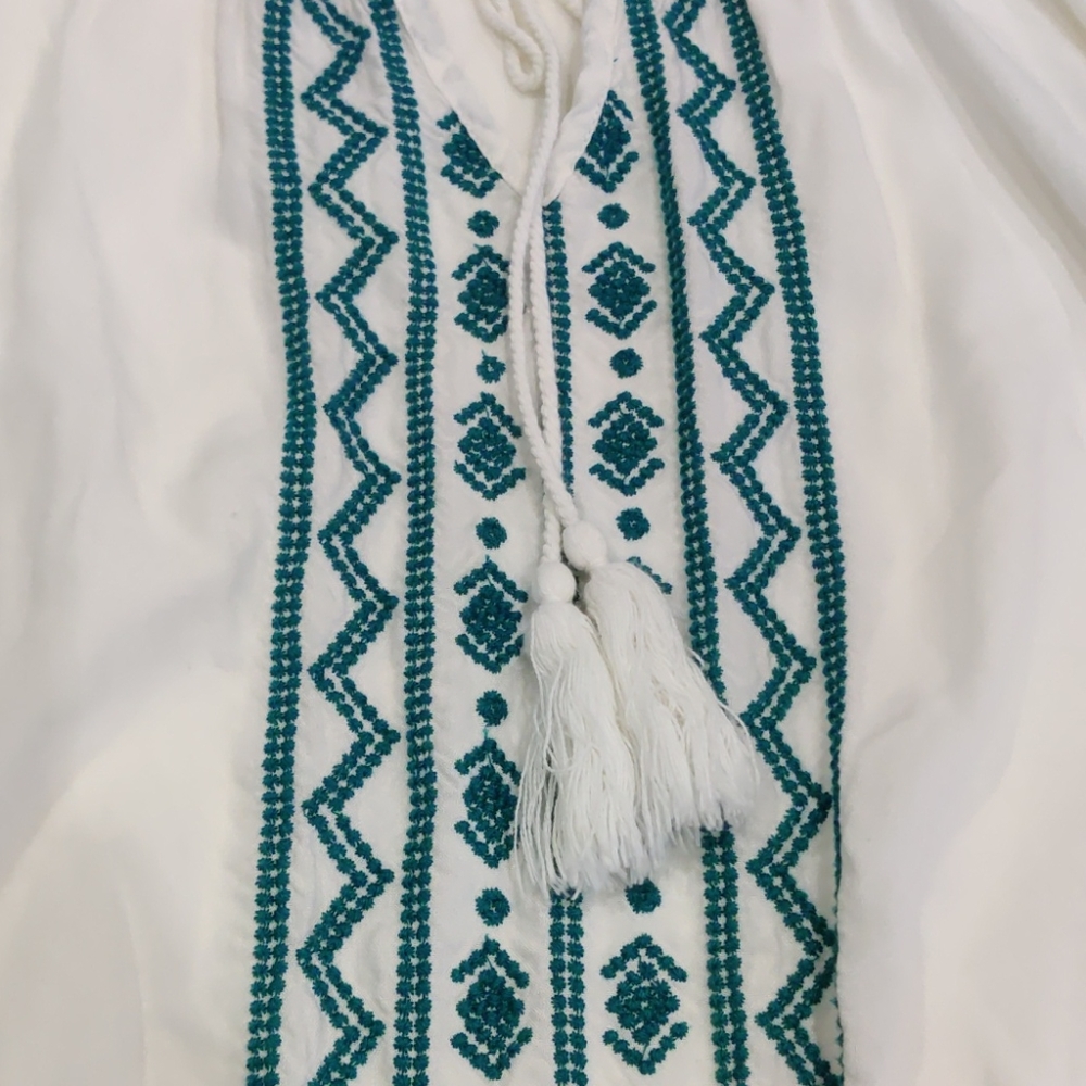 American Rag Embroidered blouse - Picture 7 of 7